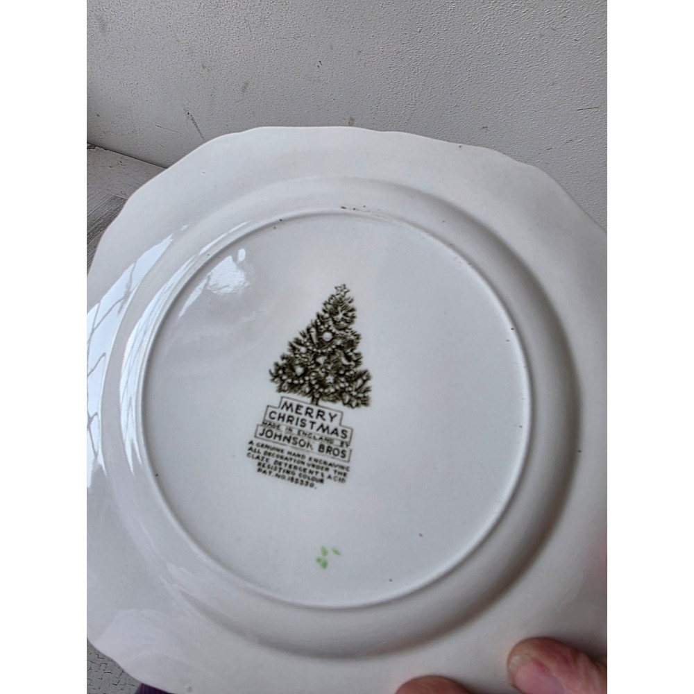 Vintage Johnson bros Merry Christmas salad dessert plate tree fireplace Holly - Picture 8 of 8